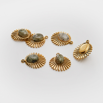 Zawieszka ze stali chirurgicznej wachlarz z labradorytem w kolorze złotym 15,5mm PVD