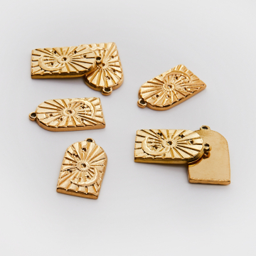 Zawieszka ze stali chirurgicznej medalion ze słońcem i księżycem w kolorze złotym 19mm PVD