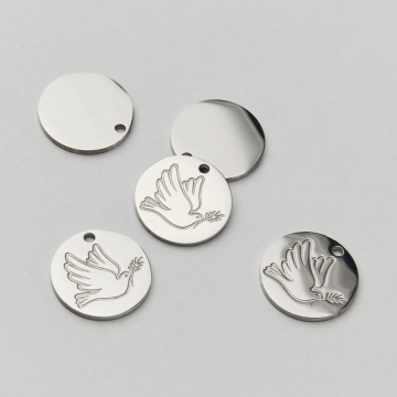 Zawieszka ze stali chirurgicznej kółko z grawerem gołąb pokoju w kolorze srebrnym  15mm