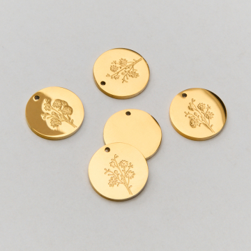 Zawieszka ze stali chirurgicznej kółko z grawerem kwiaty rumianku w kolorze złotym 13mm PVD