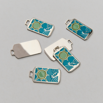 Emaliowana zawieszka ze stali chirurgicznej karta tarota zielone słońce w kolorze srebrnym  25,5mm