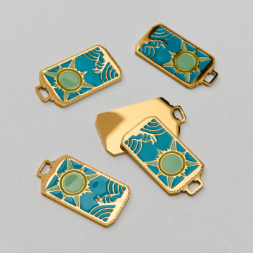 Emaliowana zawieszka ze stali chirurgicznej karta tarota zielone słońce w kolorze złotym 25,5mm PVD