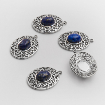 Zawieszka ze stali chirurgicznej ażurowy owal z lapis lazuli w kolorze srebrnym 21mm