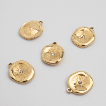 Zawieszka ze stali chirurgicznej kółko nieregularne z cyrkonią w kolorze złotym 16,5mm PVD