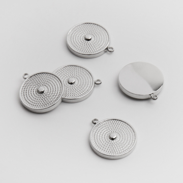 Zawieszka ze stali chirurgicznej kółko ozdobne w kolorze srebrnym 18mm