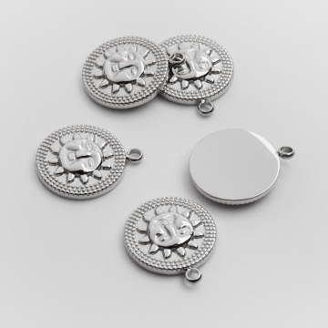 Zawieszka ze stali chirurgicznej kółko ze słoneczkiem w kolorze srebrnym 15mm