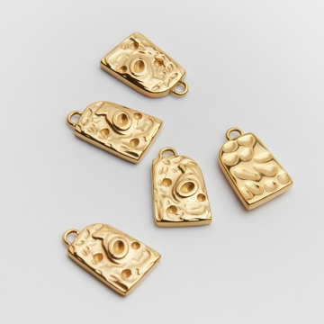 Zawieszka ze stali chirurgicznej prostokąt nieregularny w kolorze złotym 17mm PVD