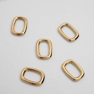 Zawieszka ze stali chirurgicznej prostokąt zaokrąglony w kolorze złotym 14mm PVD