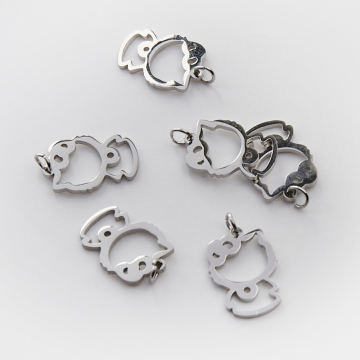 Zawieszka ze stali szlachetnej hello Kitty w kolorze srebrnym 15mm