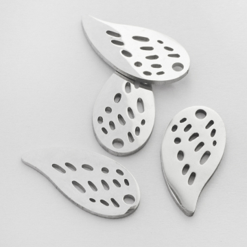 Zawieszka ze stali szlachetnej skrzydełko w kolorze srebrnym 20mm