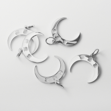 Zawieszka ze stali chirurgicznej róg obfitości w kolorze srebrnym 13,5mm