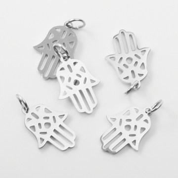 Zawieszka ze stali szlachetnej ręka fatimy w kolorze srebrnym 15,5mm