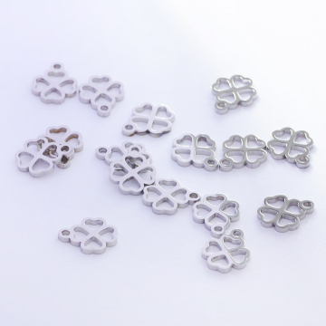 Zawieszka ze stali chirurgicznej koniczynka w kolorze srebrnym 10,5mm