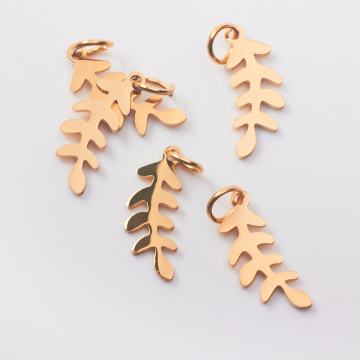 Zawieszka ze stali chirurgicznej listek w kolorze złotym 15mm