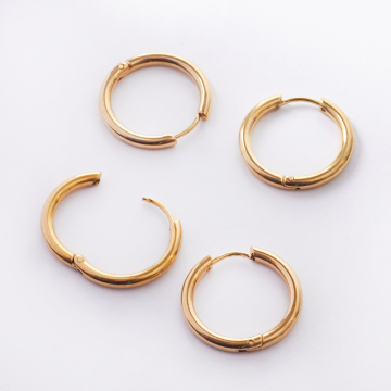 Kolczyki koła zapinane ze stali chirurgicznej w kolorze złotym 19mm