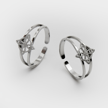 Pierścionek regulowany ze stali chirurgicznej z koniczyną marokańską w kolorze srebrnym 20mm