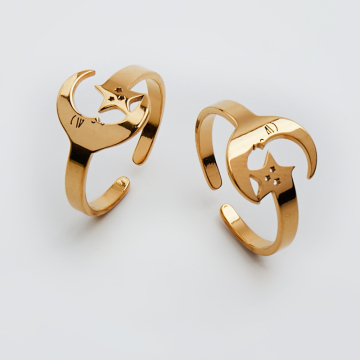 Pierścionek regulowany ze stali chirurgicznej księżyc z gwiazdką w kolorze złotym 20mm