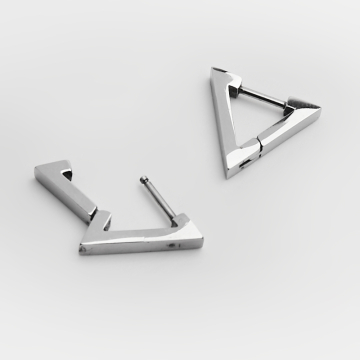 Kolczyki kajdanki ze stali chirurgicznej trójkąty w kolorze srebrnym 13mm