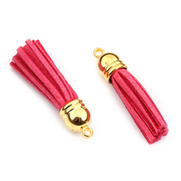 Chwost z rzemienia zamszowego w złotym okuciu fuksja 4cm