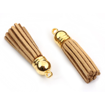 Chwost z rzemienia zamszowego w złotym okuciu kremowy 4cm Chwost z rzemienia zamszowego w złotym okuciu kremowy 4cm