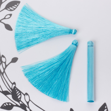 Chwost z wiskozy błękitny 6,5cm Chwost z wiskozy błękitny 6,5cm