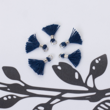 Mini chwosty w srebrnym okuciu brudny granat 10mm Mini chwosty w srebrnym okuciu brudny granat 10mm