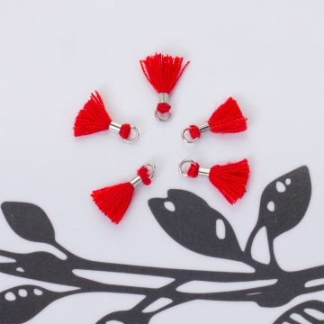 Mini chwosty w srebrnym okuciu czerwony 10mm Mini chwosty w srebrnym okuciu czerwony 10mm