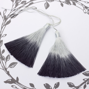 Chwost z wiskozy ombre czarny 10cm