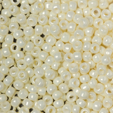 Koraliki TOHO Round 6/0 Opaque-Lustered Navajo White