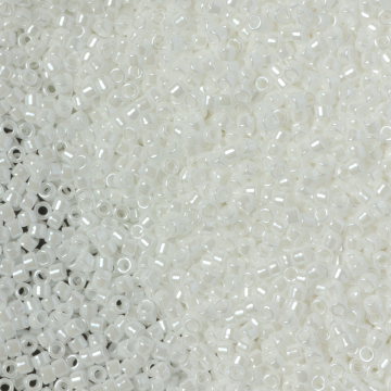 Koraliki TOHO Treasure Opaque-Lustered White