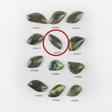 Labradoryt kaboszon nieregularny 36,5mm