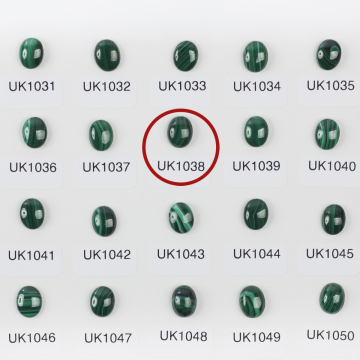 Malachit naturalny kaboszon owal 10,2mm