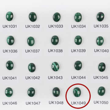 Malachit naturalny kaboszon owal 10,5mm