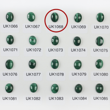 Malachit naturalny kaboszon owal 10,3mm