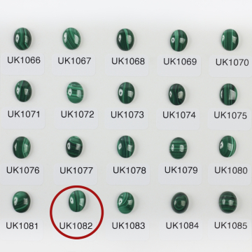 Malachit naturalny kaboszon owal 10,2mm