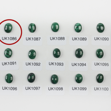 Malachit naturalny kaboszon owal 10,4mm