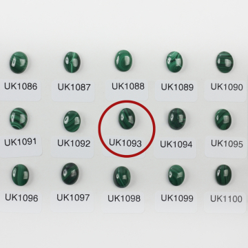 Malachit naturalny kaboszon owal 10,1mm