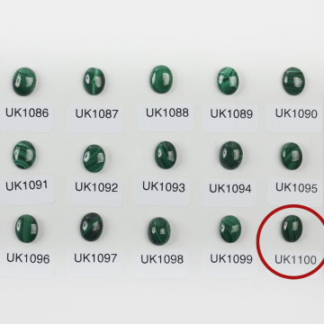 Malachit naturalny kaboszon owal 9,9mm