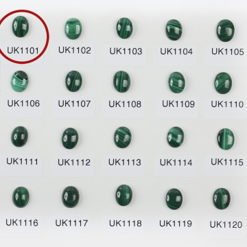 Malachit naturalny kaboszon owal 10,2mm