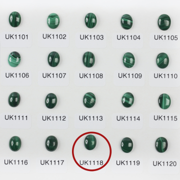 Malachit naturalny kaboszon owal 10,1mm