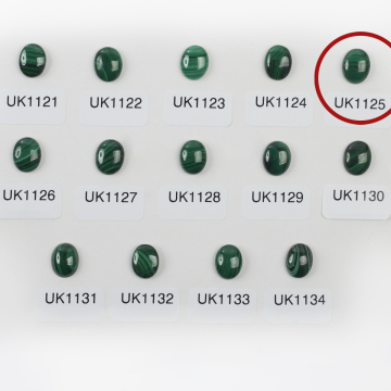 Malachit naturalny kaboszon owal 10,4mm