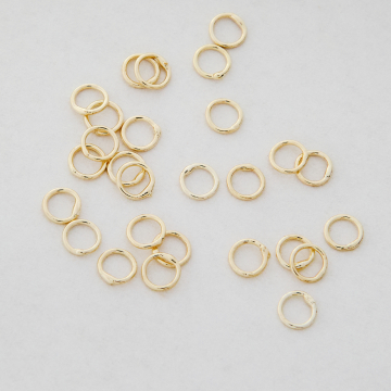 Kółeczka zamknięte z mosiądzu w kolorze złotym 4x0,5mm