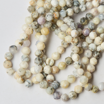 Opal biały kulka ciosana 10mm