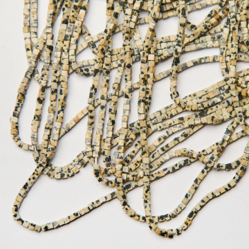 Jaspis dalmatyński kostka gładka 2mm