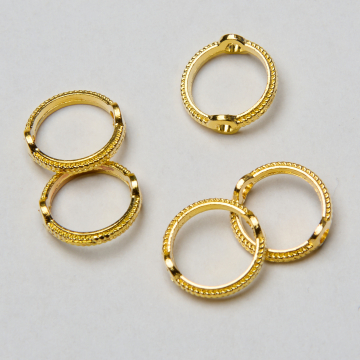 Okrągła ramka do koralików w kolorze złotym 8mm