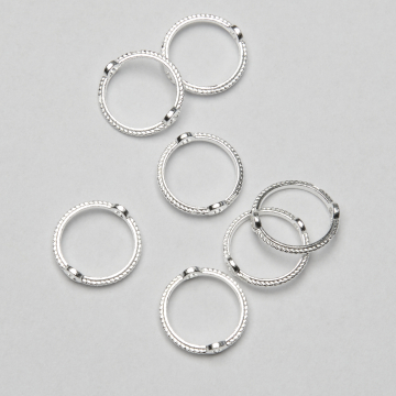 Okrągła ramka do koralików w kolorze srebrnym 10,5mm