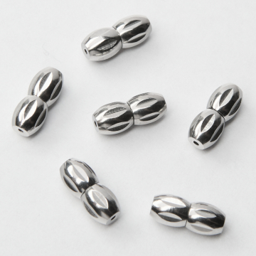 Zapięcie skręcane nacinane ze stali szlachetnej w kolorze srebrnym 11,5x4,5mm