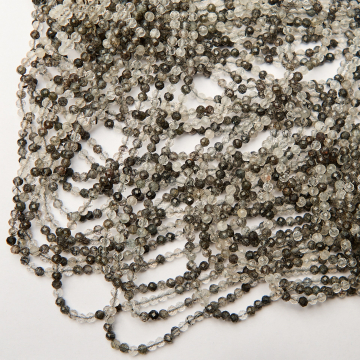 Kryształ górski z czarnym rutylem kulka fasetowana 4mm