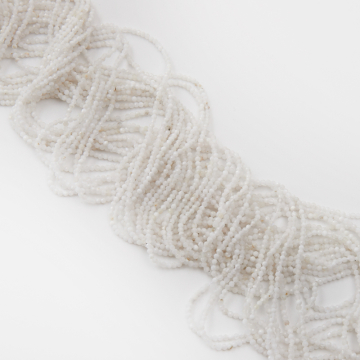 Kamień księżycowy kulka fasetowana biała 2mm