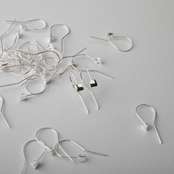 Srebrne bigle otwarte kwadraty AG925 4mm